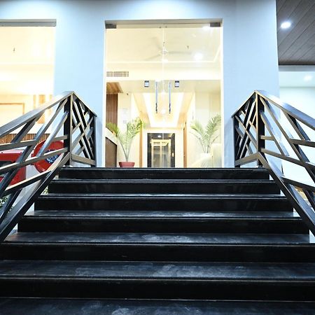 The Janki Hotel Ayodhya エクステリア 写真