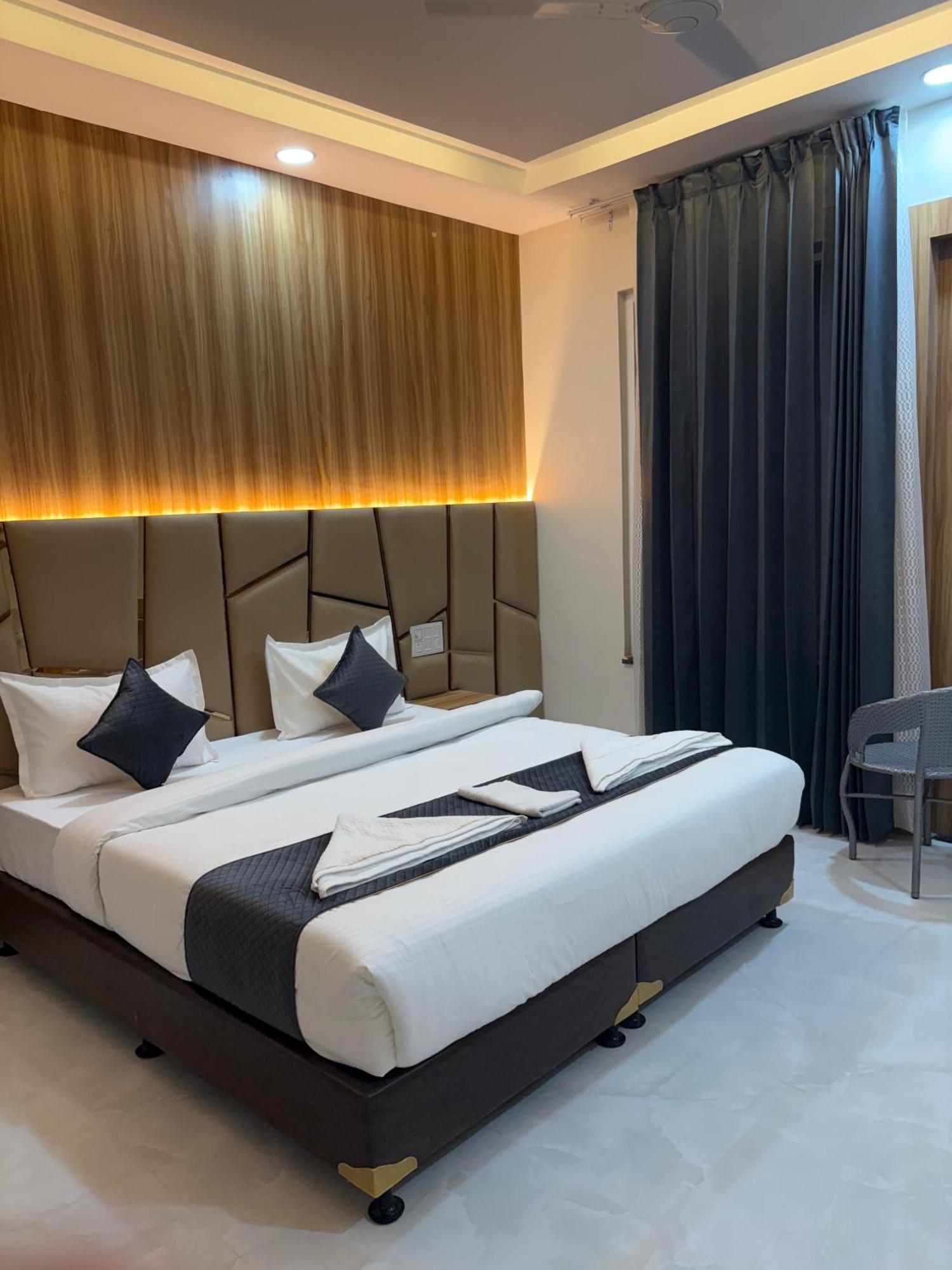 The Janki Hotel Ayodhya エクステリア 写真