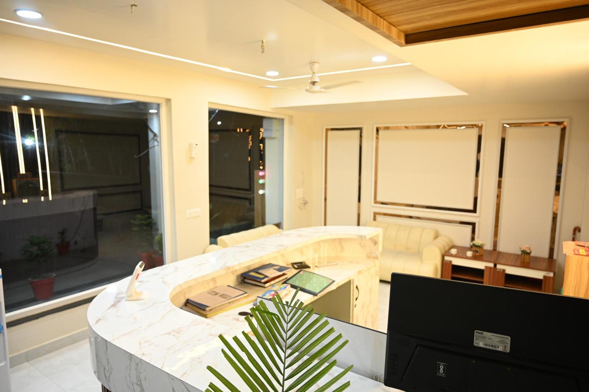 The Janki Hotel Ayodhya エクステリア 写真